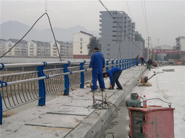 白山不锈钢复合管护栏常见问题及解决方案